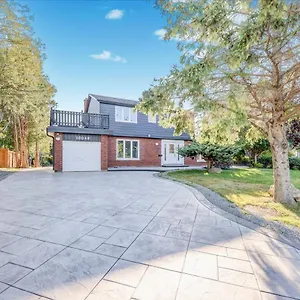 Stunning 7 Bedroom Rougeview With 2 Kitchens, 5 Bathrooms, Amazing Backyard & 8-car Parking , Toronto Canada