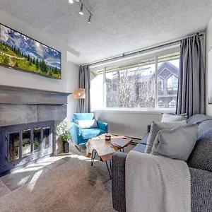 1bd Unit In The Heart Of Village , Whistler Canada