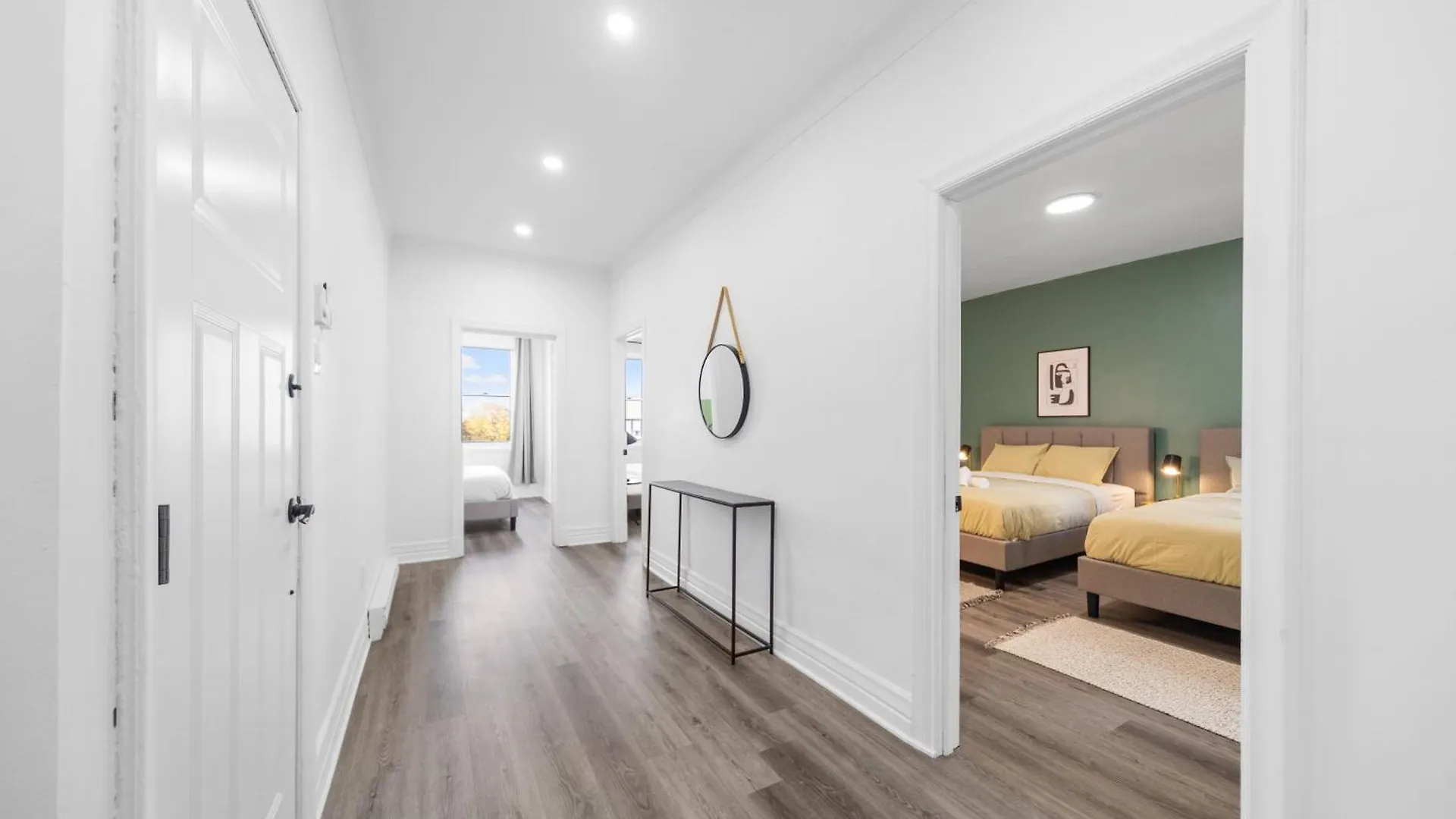 Modern And Cozy 4 Bedrooms Sleep 12 Montreal 0*,  Canada