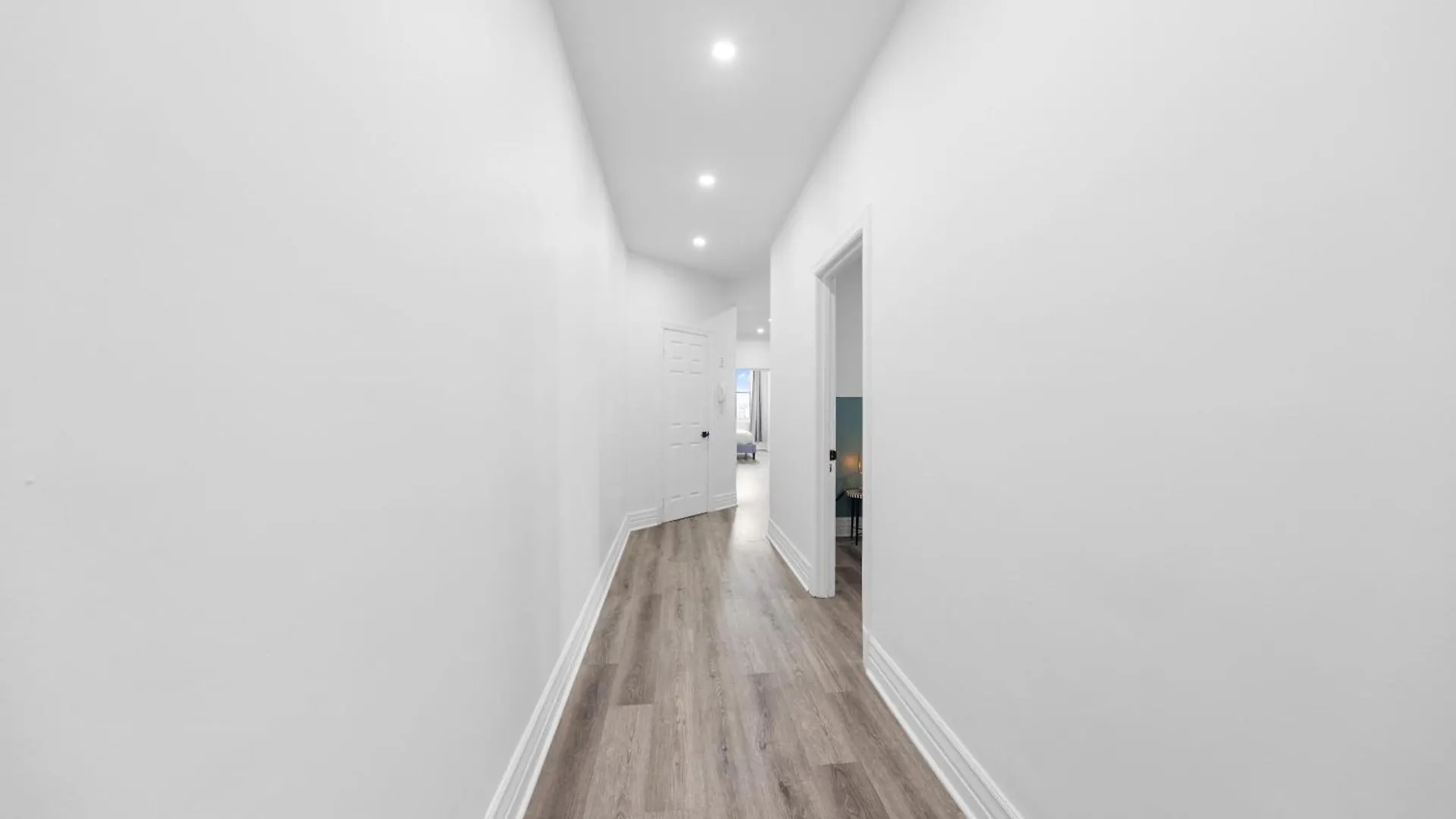 Apartment Modern And Cozy 4 Bedrooms Sleep 12 Montreal