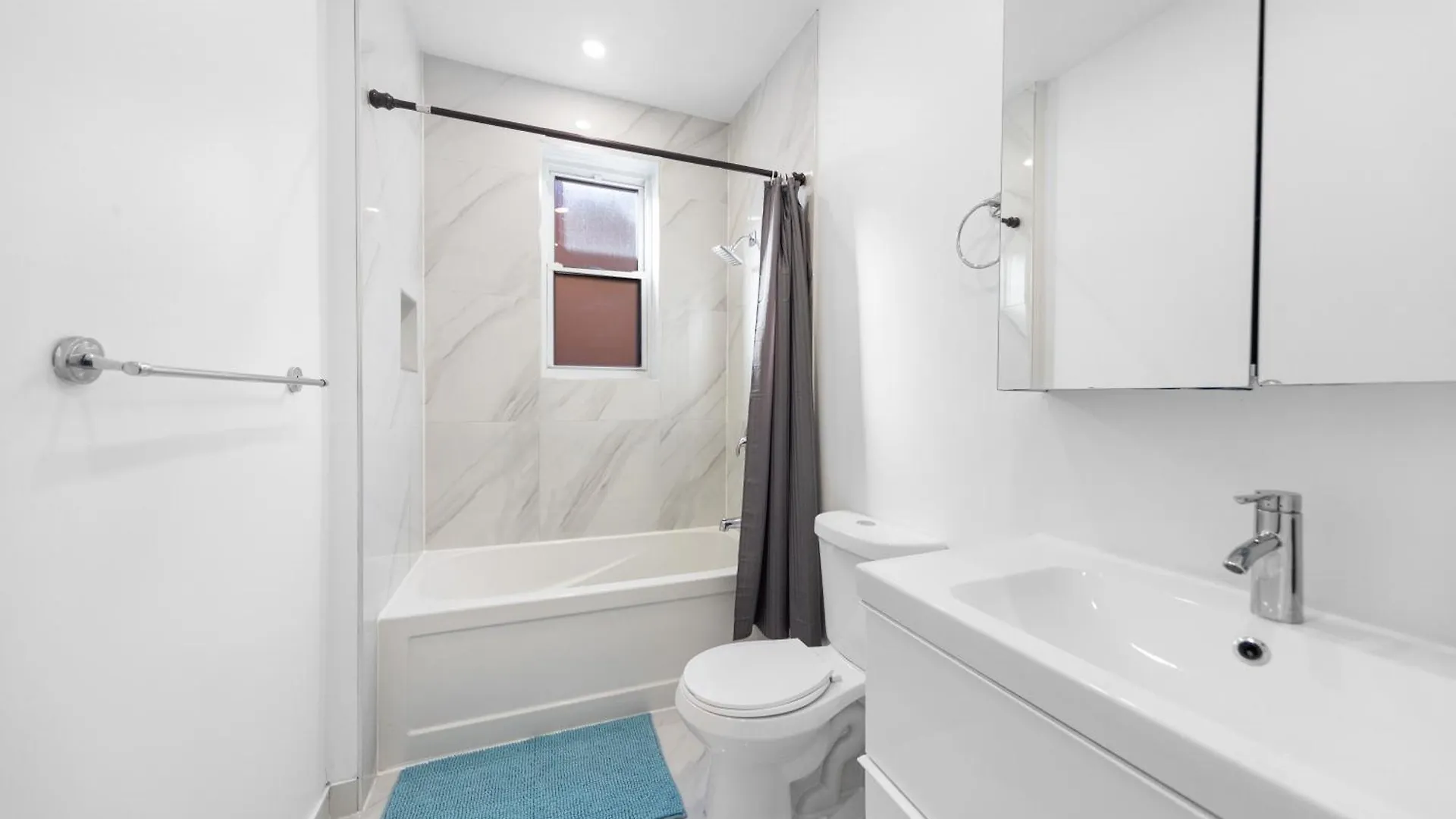 Apartment Modern And Cozy 4 Bedrooms Sleep 12 Montreal Canada