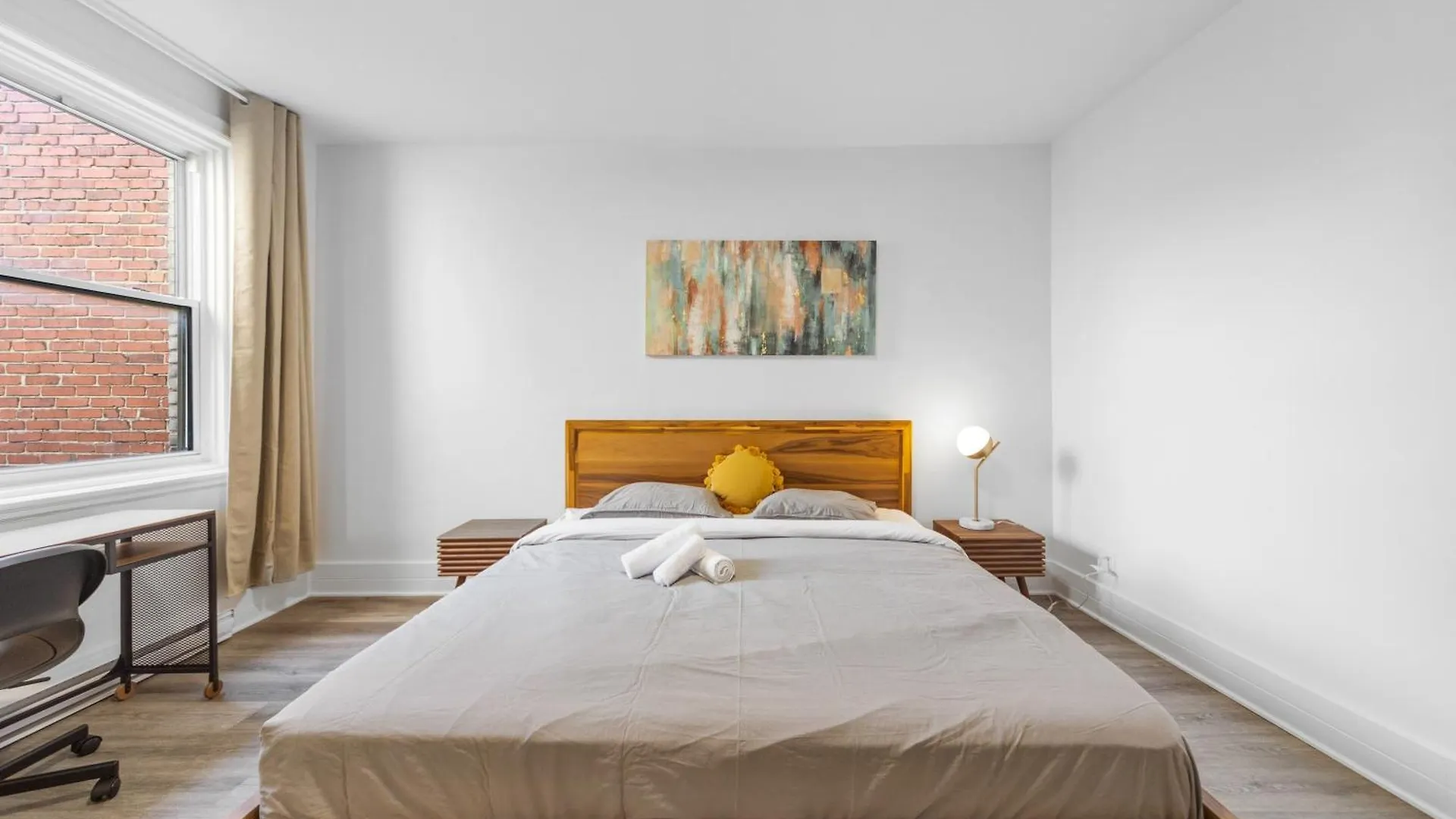Modern And Cozy 4 Bedrooms Sleep 12 Montreal Canada